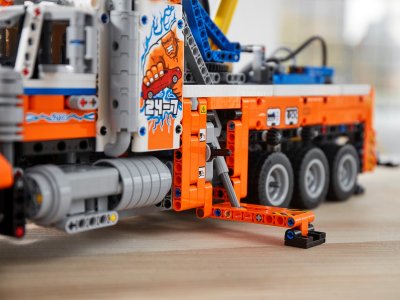 LEGO Technic - Výkonný odtahový vůz