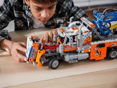 LEGO Technic - Výkonný odtahový vůz