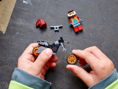 LEGO City - Ohnivá kaskadérská motorka