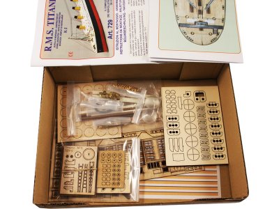 Mantua Model Titanic 1:200 kit