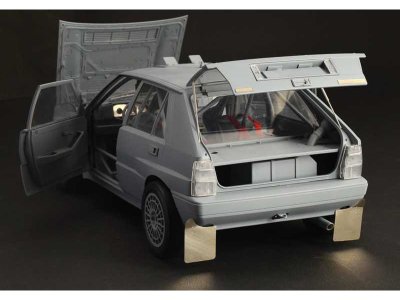 Italeri 4709 Lancia Delta HF Integrale (1:12)