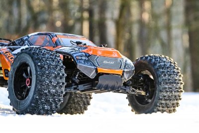 KRONOS XTR 6S 2022 - 1/8 Monster Truck 4WD bez elektroniky - TUNING verze