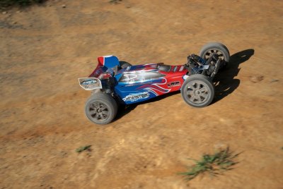 LRP S10 Twister Buggy RTR - 1/10 Electric 2WD s 2,4GHz RC