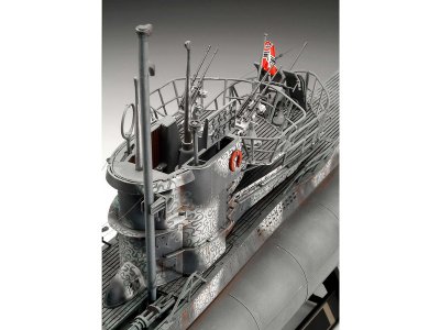 Revell ponorka Typ VII C/41 (Platinum Edition) (1:72)