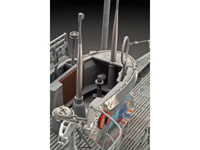 Revell ponorka Typ VII C/41 (Platinum Edition) (1:72)