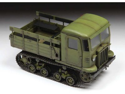 Zvezda 3663 Stalinec STZ-5 (1:35)