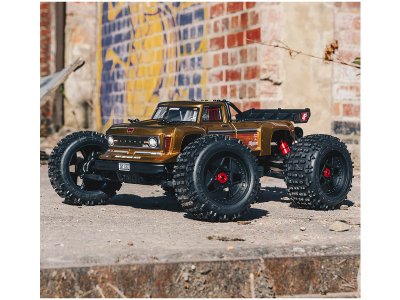 Arrma Outcast 4S V2 BLX 1:10 4WD RTR bronzová