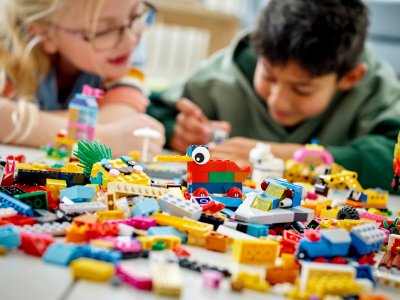 LEGO Classic - 90 let hraní