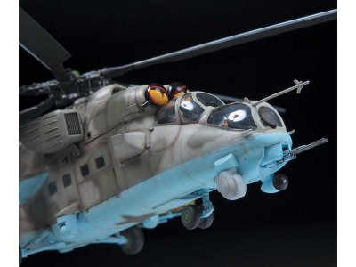 Zvezda MIL Mi-35 M Hind E (1:48)