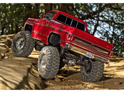 Traxxas TRX-4 Chevrolet K10 1979 TQi 1:10 RTR černý