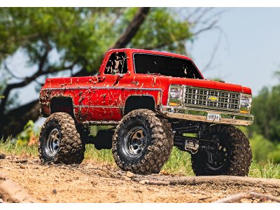 Traxxas TRX-4 Chevrolet K10 1979 TQi 1:10 RTR červený