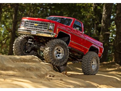 Traxxas TRX-4 Chevrolet K10 1979 TQi 1:10 RTR červený