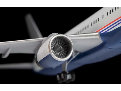 Zvezda 7041 Boeing 757-300 (1:144)