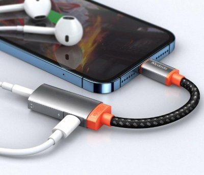 Lightning to DC3.5 + Lightning Audio Adapter (2.4A)