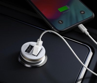 5V 2.4A Dual USB Car Charger (cerna)