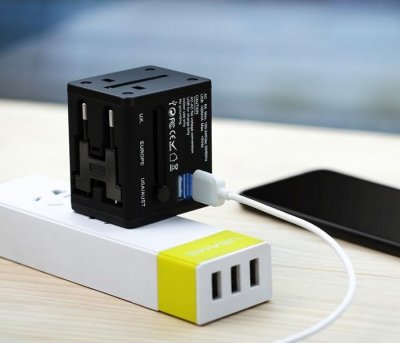 4v1 Duální USB univerzální cestovní nabíječka
