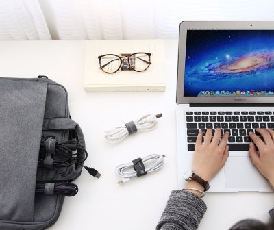 UGREEN organizér kabelů 2m, černý