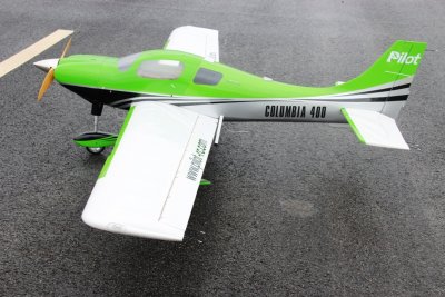 128" Columbia 400 scale 30% (3 250 mm) 50ccm (oranžovo/bílá)