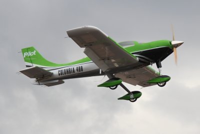 128" Columbia 400 scale 30% (3 250 mm) 50ccm (oranžovo/bílá)
