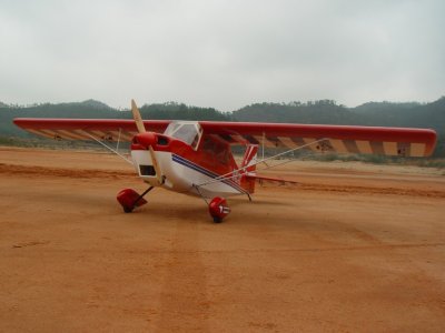 107" Decathlon scale 28% (2 700 mm) 50ccm (červeno/bílá)