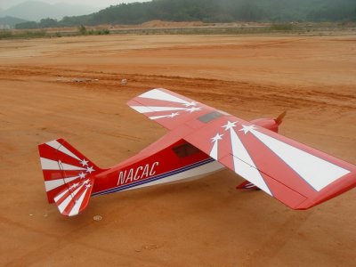 107" Decathlon scale 28% (2 700 mm) 50ccm (červeno/bílá)