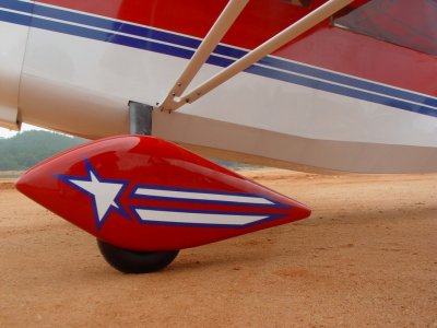107" Decathlon scale 28% (2 700 mm) 50ccm (červeno/bílá)