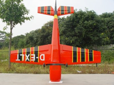88" Extra 300 scale 30% (2 200 mm) 50ccm (červeno/černo/stříbrná)