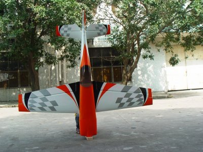 Extra 330SC scale 30% (2 240 mm) 50cc (oranžovo/bílá)