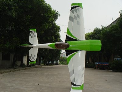 Extra 330SC scale 24% (1 850 mm) 30cc (zeleno/bílá)