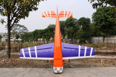Extra 330SC scale 24% (1 850 mm) 30cc (oranžovo/fialová)