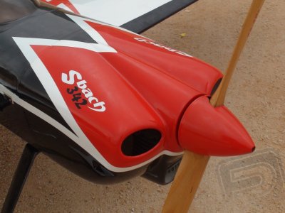 Sbach 342 scale 40% (3 100 mm) 150cc (červeno/černá)