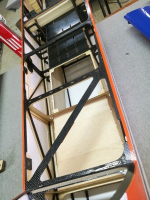 103" Extra 330LX 2600mm 120cc Červená s Pruhy