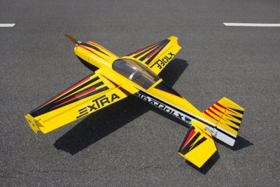 78" Extra 330LX 1980mm 35cc Žlutá s Pruhy