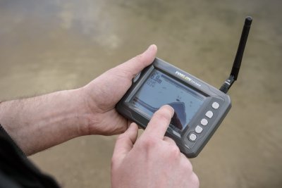 Zavážecí lodička Baiting 2500 2,4GHz RTR s GPS a sonarem