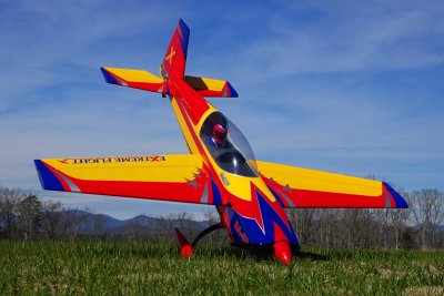 85" Extra 300 EXP - Žlutá/Červená/Modrá 2,15m