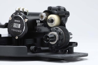 Yokomo YD-2Z RWD stavebnice driftovacího podvozku, plastové šasi