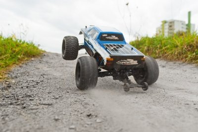 LRP S10 TWISTER 2 MT 2wd RTR Brushless - 1/10 Monster Truck s 2,4GHz RC soupravou