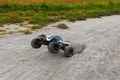 LRP S10 TWISTER 2 MT 2wd RTR Brushless - 1/10 Monster Truck s 2,4GHz RC soupravou
