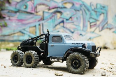 Atlas 6x6 1:18 RTR - modrý