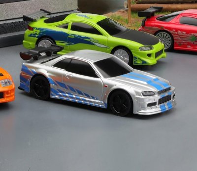 1/76 C74 Limitovaná edice On-Road RC Car RTR (stříbrná s modrým pruhem)