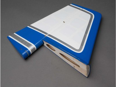 Hangar 9 směrovka: Van's RV-4 2.1m