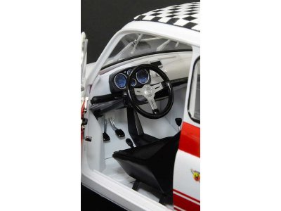 Italeri Fiat Abarth 695SS/Assetto Corsa (1:12)
