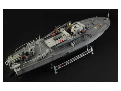 Italeri M.A.S. 563/568 s posádkou (1:35)