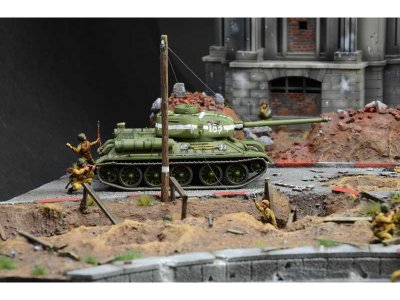 Italeri Bitva o Berlín 1945 (1:72)
