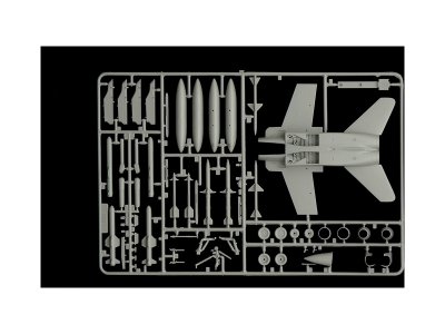 Italeri Model Set F/A-18 C/D "WILD WEASEL" (1:72)