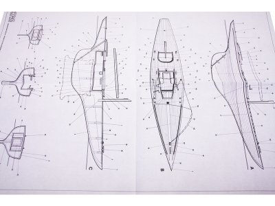 COREL S.I. 5.5m plachetnice 1:25 kit