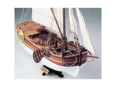 COREL Leida rybářská loď 1:64 kit