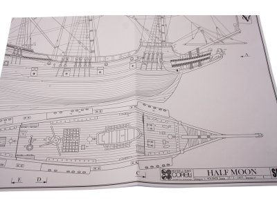 COREL Half Moon 1609 1:50 kit