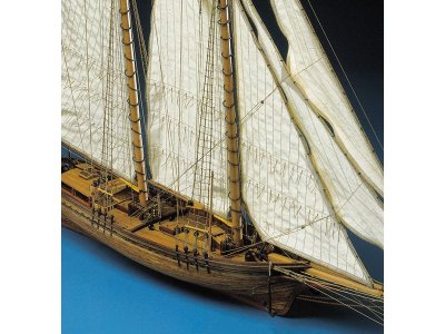 COREL Flying Fish 1860 1:50 kit