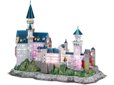 Revell 3D Puzzle - Neuschwanstein s LED osvětlením (38cm)